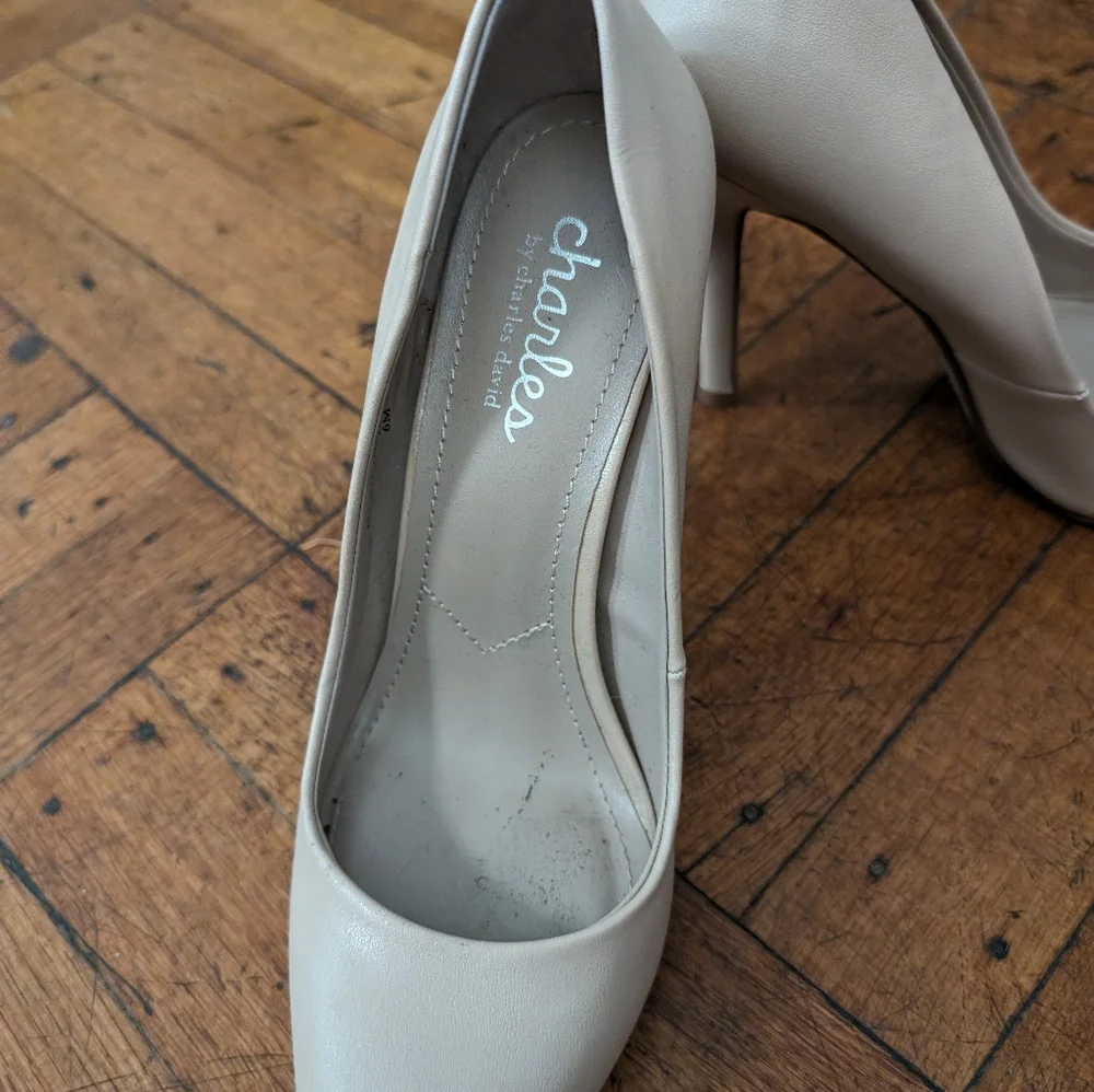 Cream heels, size 6M - Charles by Charles David - Picture 2 of 4